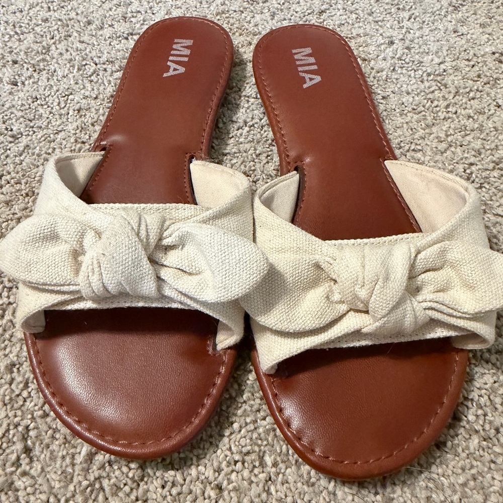 MIA Women's Tan Footbed Slide Sandals with Cream Knot Strap